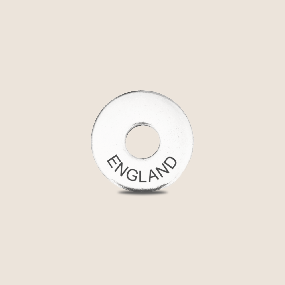 Engraved England Country Token to remember your holiday, adding it to your travel keychain to make the perfect keepsake.
