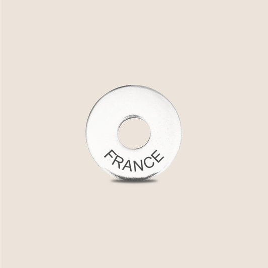 Engraved France Country Token to remember your holiday, adding it to your travel keychain to make the perfect keepsake.