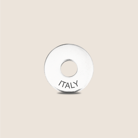 Engraved Italy Country Token to remember your holiday, adding it to your travel keychain to make the perfect keepsake.