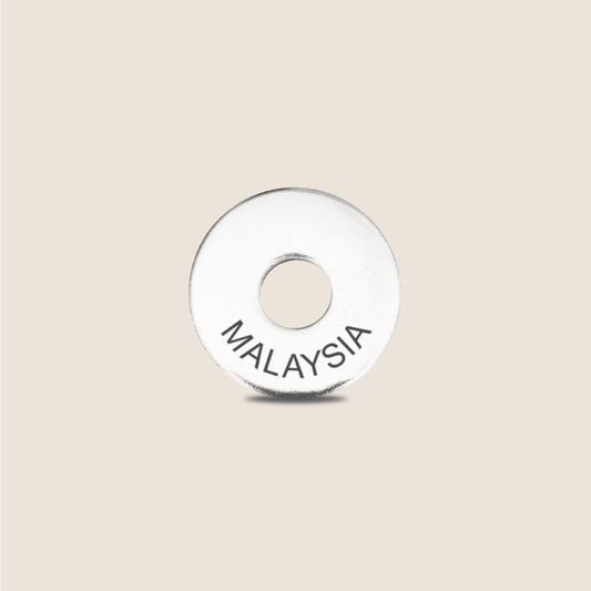 Engraved Malaysia Country Token to remember your holiday, adding it to your travel keychain to make the perfect keepsake.