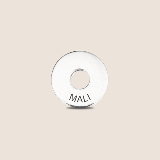 Engraved Mali Country Token to remember your holiday, adding it to your travel keychain to make the perfect keepsake.